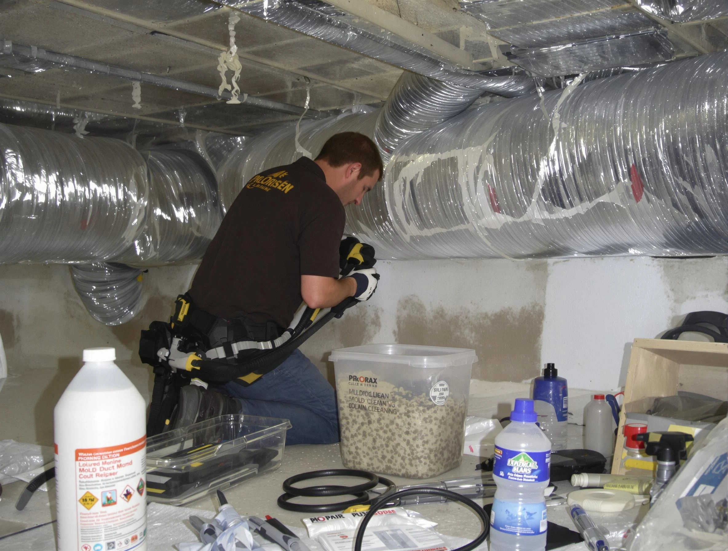 Mapleton Air Duct Cleaning specialist performing professional mold removal from air ducts in Mapleton